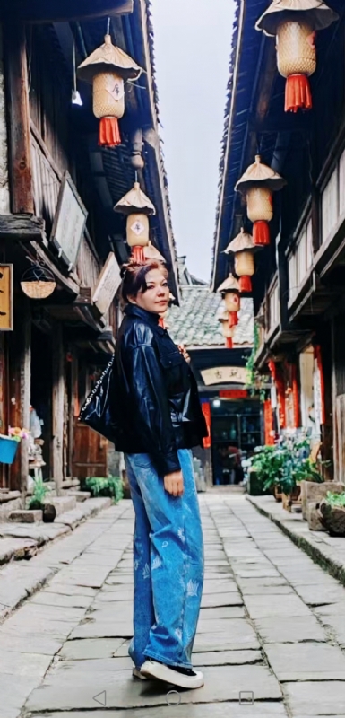 宛霞的第五张照片--宜宾闪婚服务中心